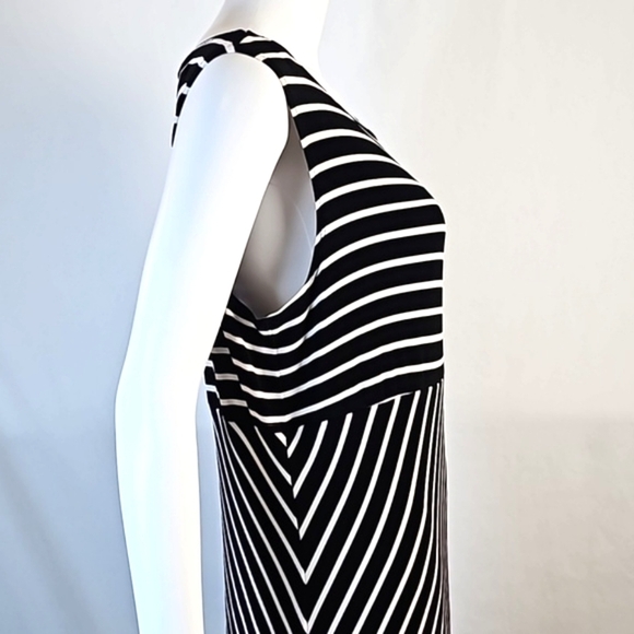 Chico's Travelers Simone Black & White Stripe Sleeveless Side Slit Maxi Dress - Picture 9 of 16